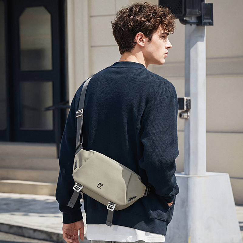TANGCOOL プレミアム防水スリングバッグ 大容量 盗難 - Cycling Commute Bag のレビューと価格